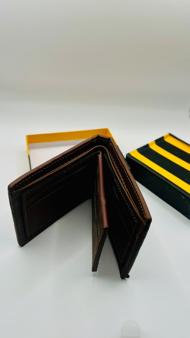 MEN`S BROWN SHORT WALLET
