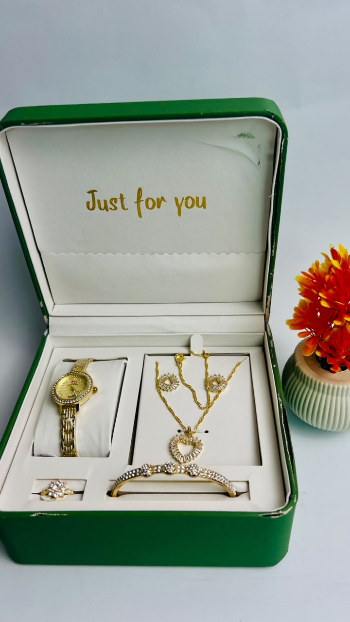 Luxury Women’s Gold Watch & Jewelry Gift Set