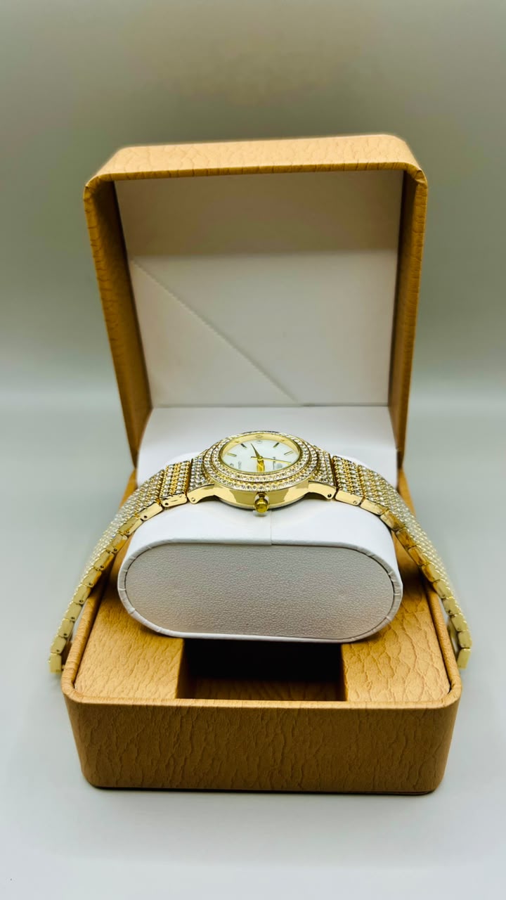 Full Crystal Gold Pavé Link Watch
